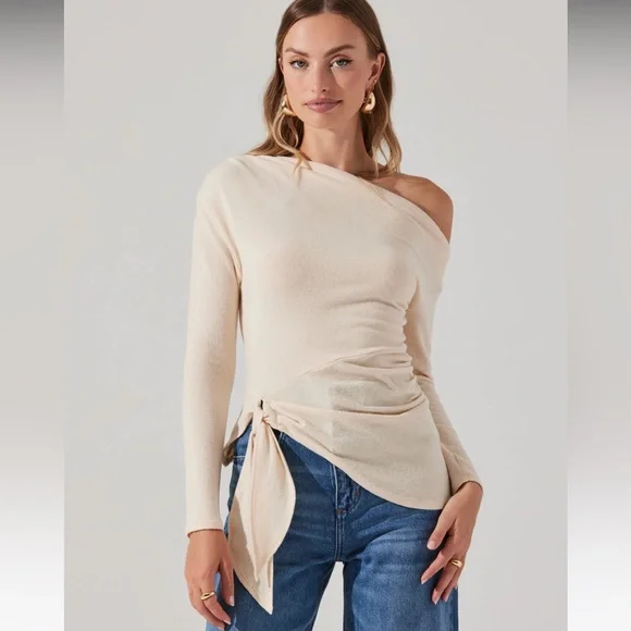 Astr the label ASYMMETRICAL OFF SHOULDER TIE KNIT TOP